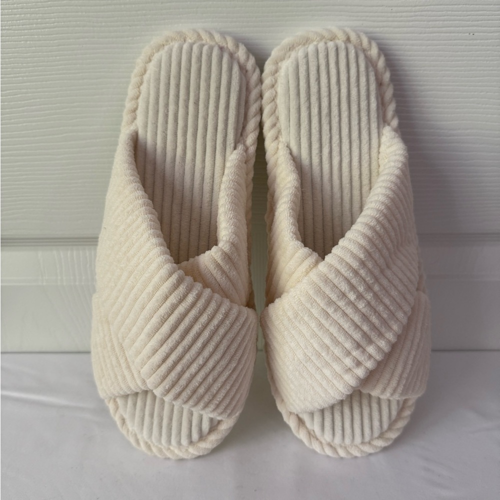 Cozy Cream Textured Women's Slippers